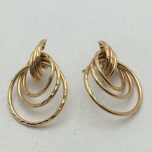 Elegant 14k Gold Hoop Earrings